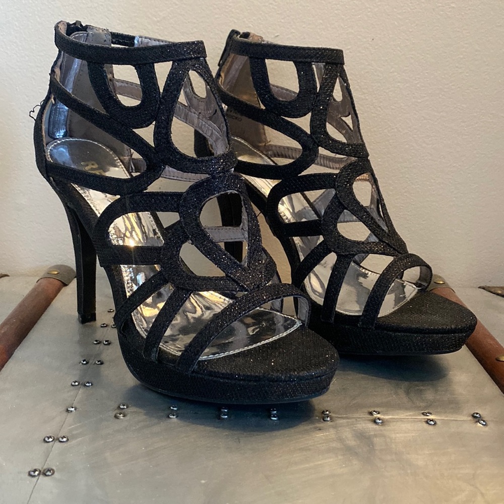 REPORT Black High Heels
